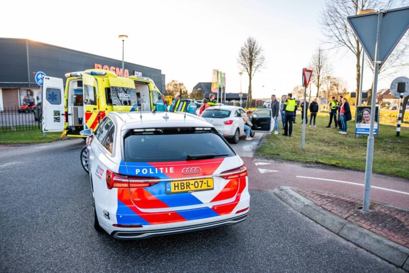 Ernstig ongeval tussen auto en fietser in Smilde
