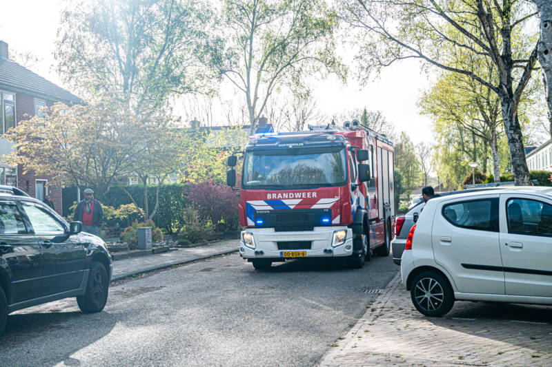 Brandweer rukt uit voor woningbrand in Oosterwolde